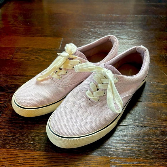 👟LIKE NEW Lavender Canvas Sneakers - Picture 1 of 5